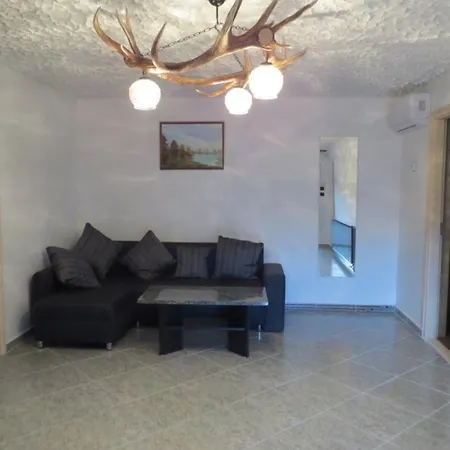 Apartamento 4 Feroehelyes