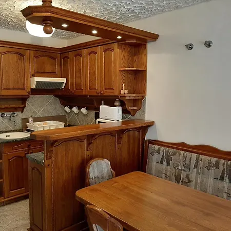 4 Feroehelyes * Balatonlelle